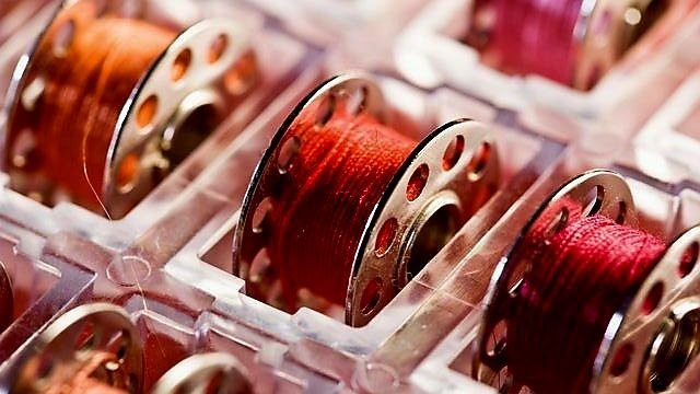 5 Ошибка №4 Использование одной нити для шитья и для оверлока.jpg 5 Ошибка №4 Использование одной нити для шитья и для оверлока.jpg